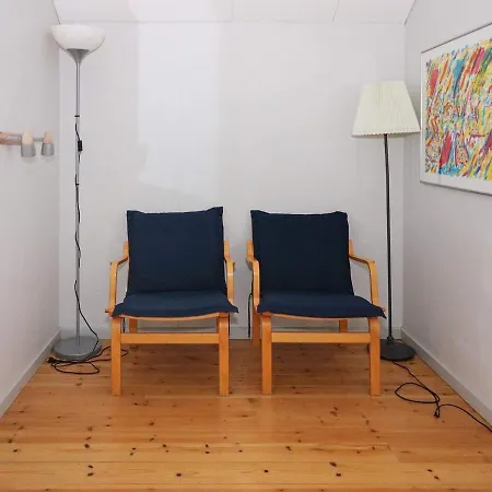 Apartment 6 Person In