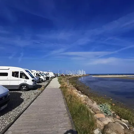 6 Person In * Hadsund