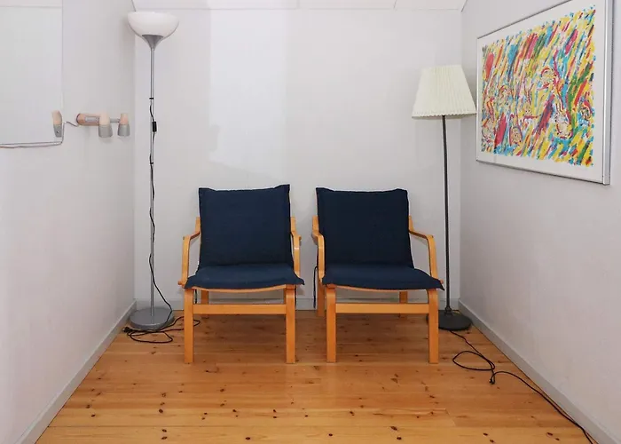 6 Person In *