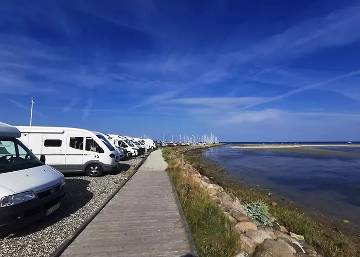 6 Person In * Hadsund