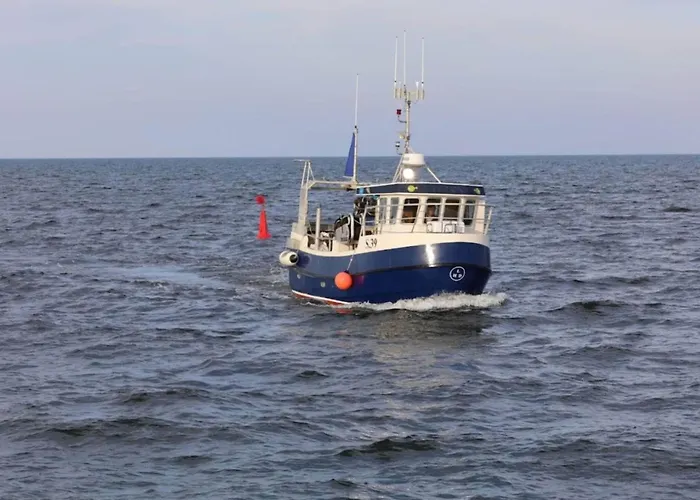 6 Person In * Hadsund